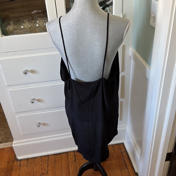 Hawks by gold hawk 100% silk high low deep cut v string Y2K black tank blouse L - Picture 4 of 11